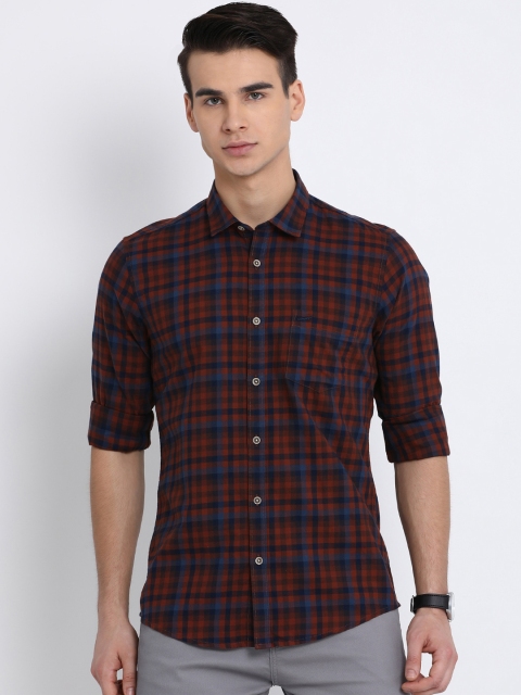 

Crocodile Men Red Slim Fit Checked Casual Shirt