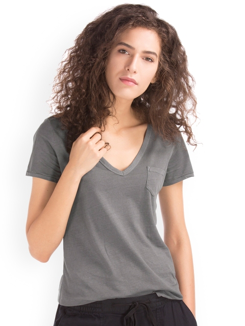 

GAP Grey Solid Women Vintage Wash V-Neck Tee
