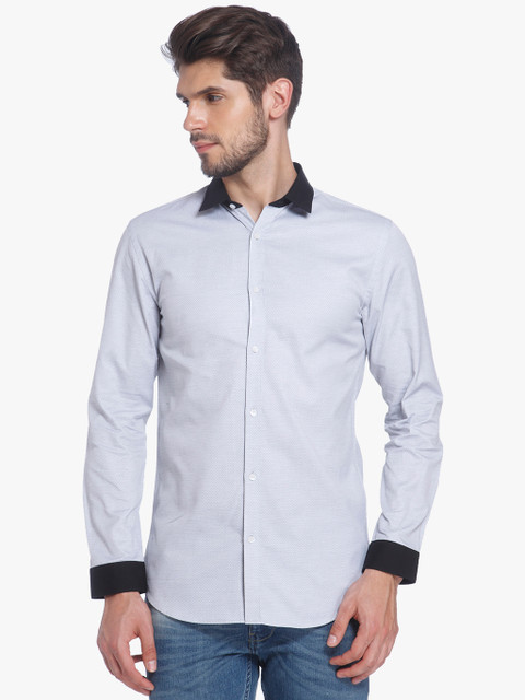 

White Solid Slim Fit Casual Shirt