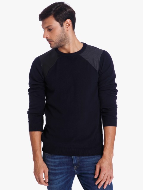 

Blue Solid Round Neck Sweater