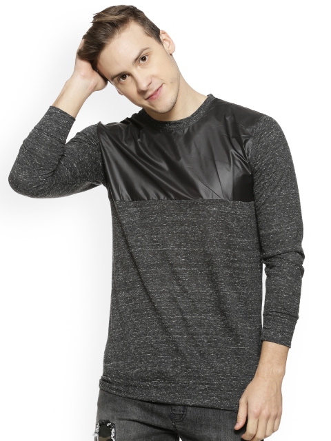 

Campus Sutra Men Grey Solid Round Neck T-shirt