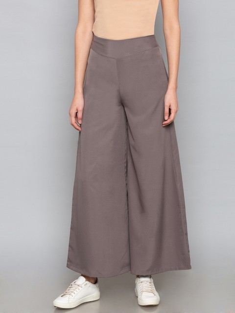 

Desi Weavess Women Grey Solid Flared Palazzos