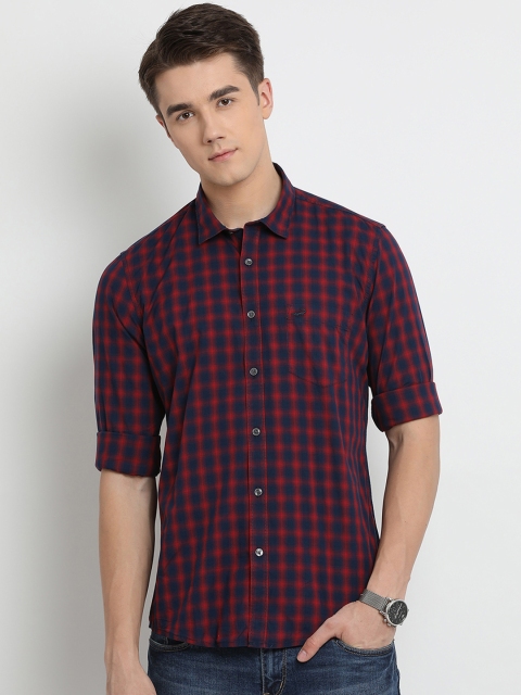 

Crocodile Men Blue & Red Slim Fit Checked Casual Shirt