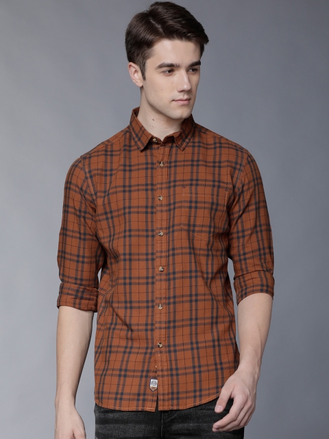 

LOCOMOTIVE Men Rust Slim Fit Checked Casual Shirt