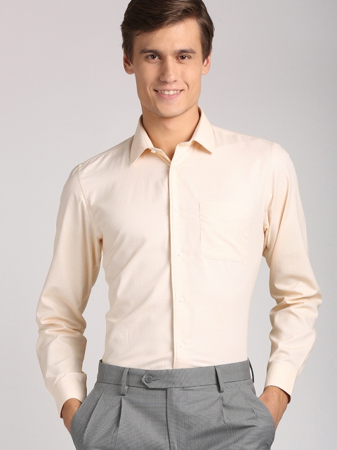 

Peter England Men Peach-Coloured Slim Fit Self Design Semiformal Shirt