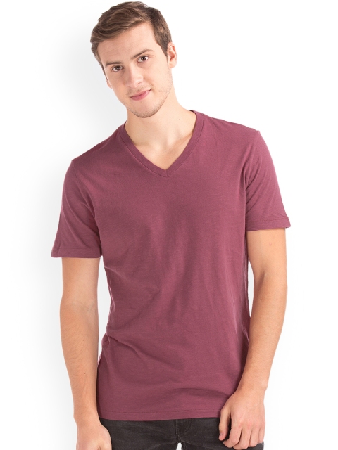

GAP Men Maroon Slub V-Neck Tee