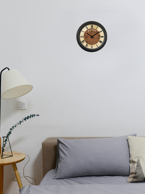 

RANDOM Brown Round Solid Analogue Wall Clock