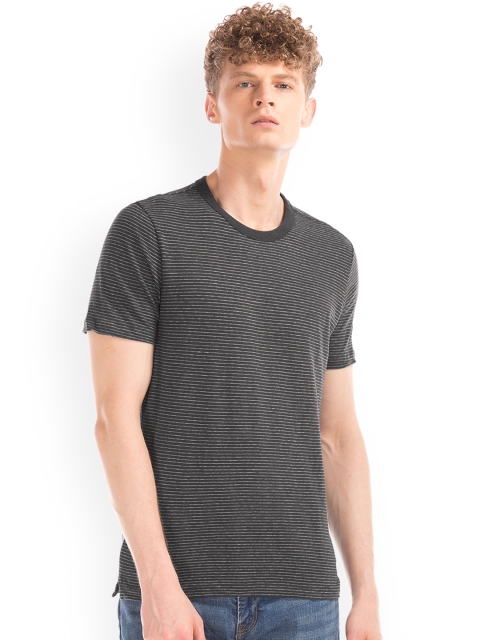 

GAP Men Black Linen Cotton Stripe Crew Neck Tee
