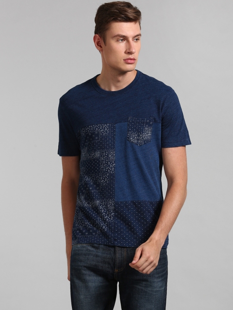 

GAP Men Blue Indigo Print Crew Neck Pocket T-Shirt