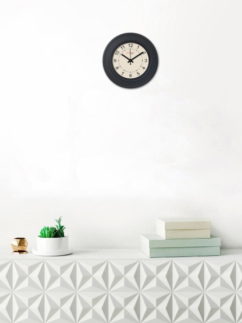 

RANDOM Cream-Coloured Round Solid Analogue Wall Clock RC-6362