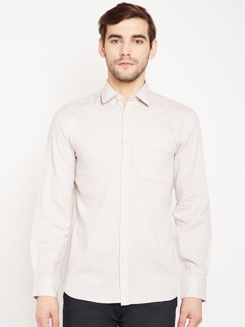 

Crimsoune Club Men Off-White Slim Fit Solid Casual Shirt