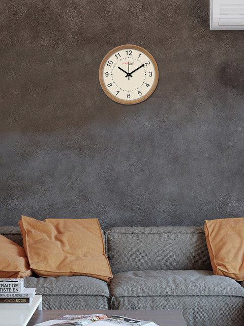 

RANDOM Cream-Coloured Round Solid Analogue Wall Clock