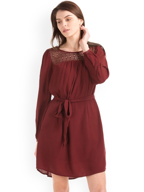 

GAP Women Red Crochet Panel Tie Belt Dress