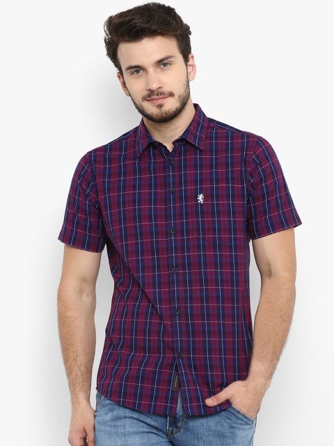 

Red Tape Men Navy Blue & Red Regular Fit Checked Casual Shirt