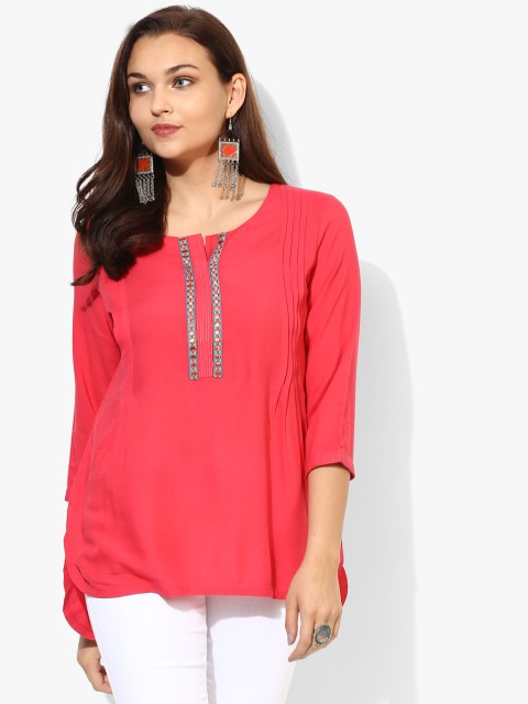 

Sangria Women Pink Self Design High-Low Top