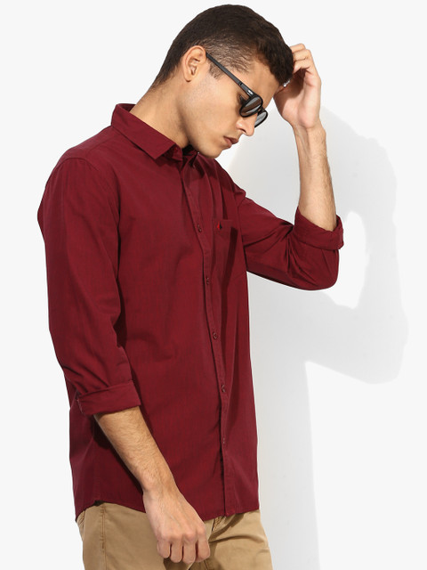 

Maroon Solid Slim Fit Casual Shirt