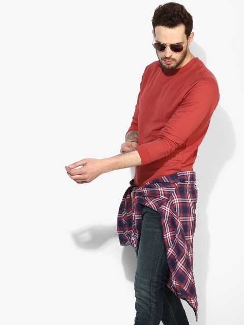 

Red Solid Regular Fit Sweatshirt