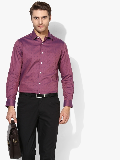 

Magenta Textured Slim Fit Formal Shirt
