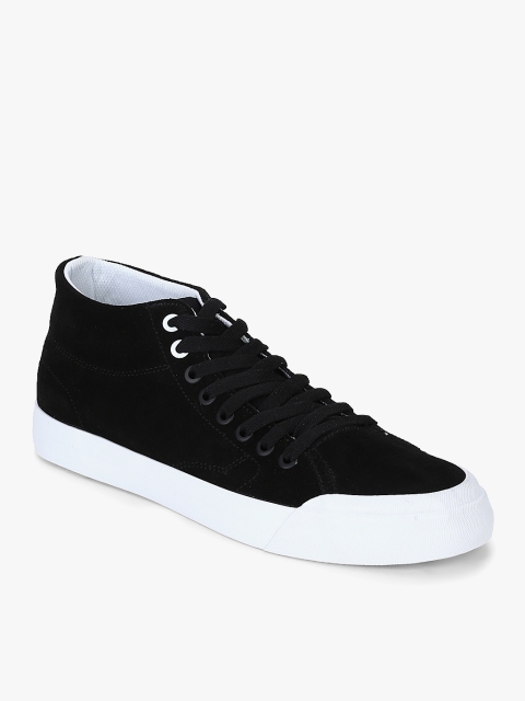 

Black Sneakers