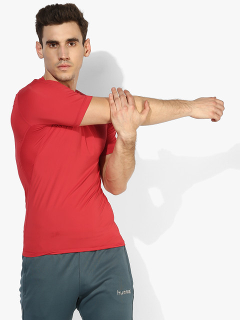 

hummel Men Red Solid Round Neck Training T-shirt