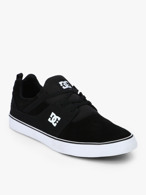 

Heathrow Vulc Black Sneakers