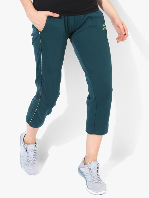 

Yoga Free To-Be Blue Capri