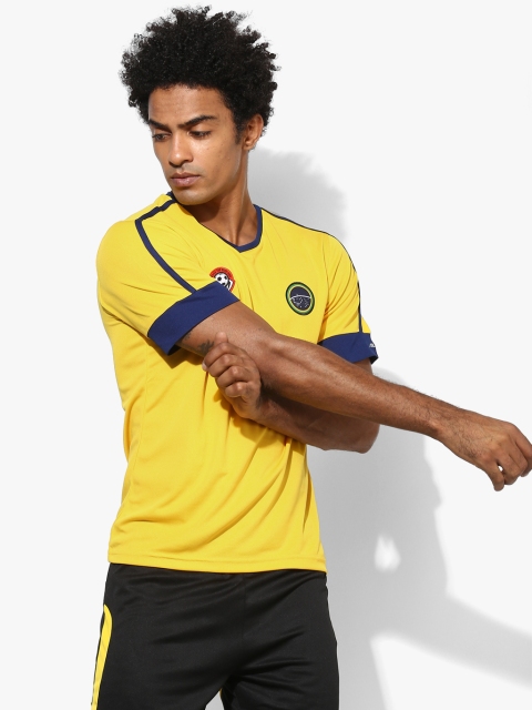 

Alcis Men Yellow Solid V-Neck T-shirt