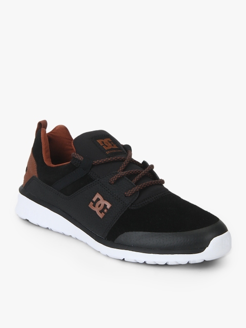 

Heathrow Presti Black Sneakers