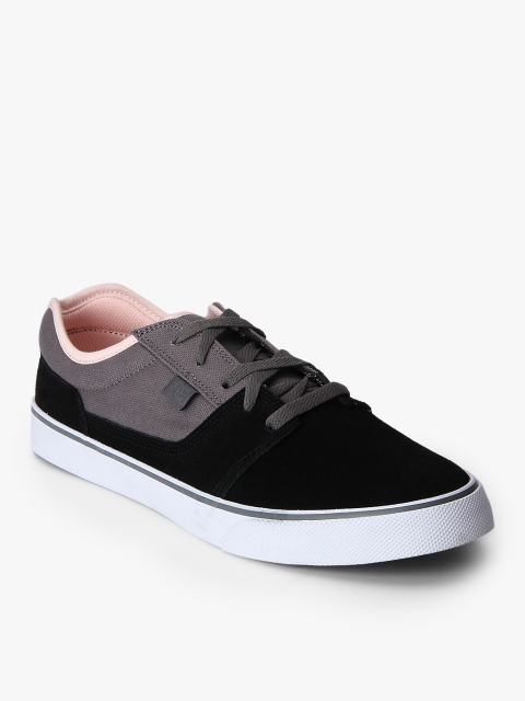 

Tonik Black Sneakers