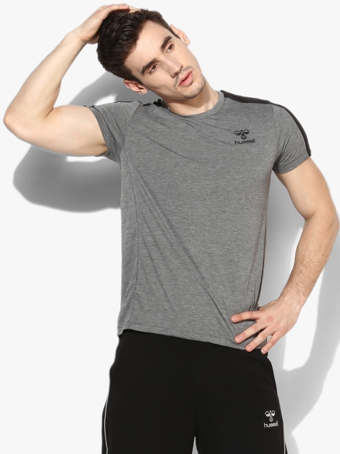 

hummel Men Grey Solid Round Neck T-shirt