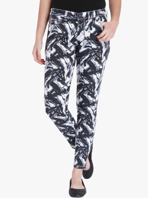 

ONLY Women Black Slim Fit Printed Chinos