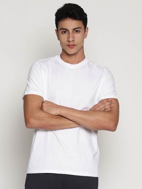 

Soul Space Men White Solid Round Neck T-shirt