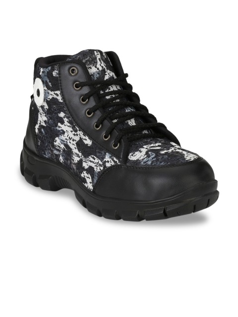 

Eego Italy Men Black Trekking Shoes