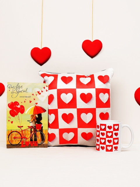 

Archies Valentines Day Special Mug & Cushion with Greeting Card, Multi
