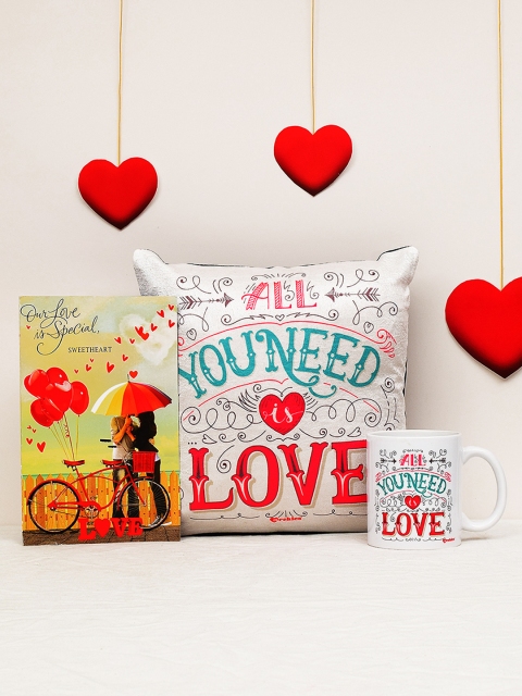 

Archies Love Gifts Set of 5 Valentines Day Special Gift Set, Multi