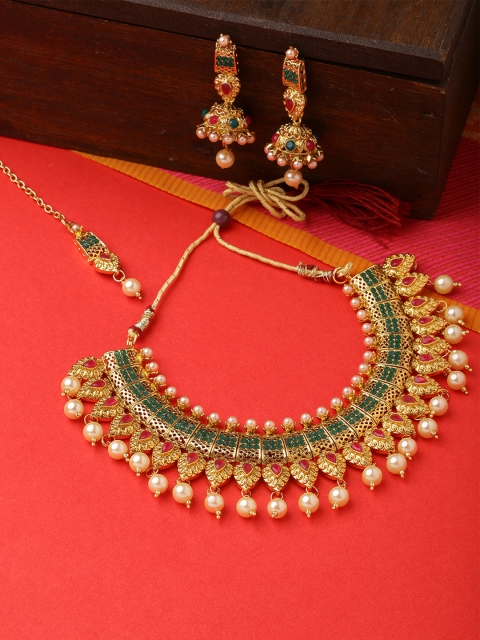 

Voylla Women Gold-Toned, Green & Pink Pearl & Stone-Studded Jewellery Set