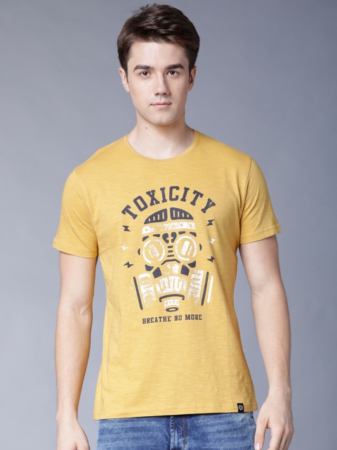 

LOCOMOTIVE Men Mustard Yellow Printed Round Neck Slim Fit T-shirt