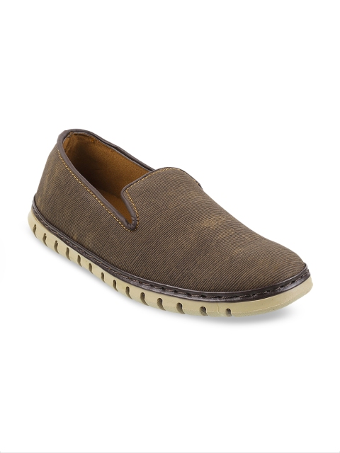 

Mochi Boys Brown Textured Slip-On Sneakers