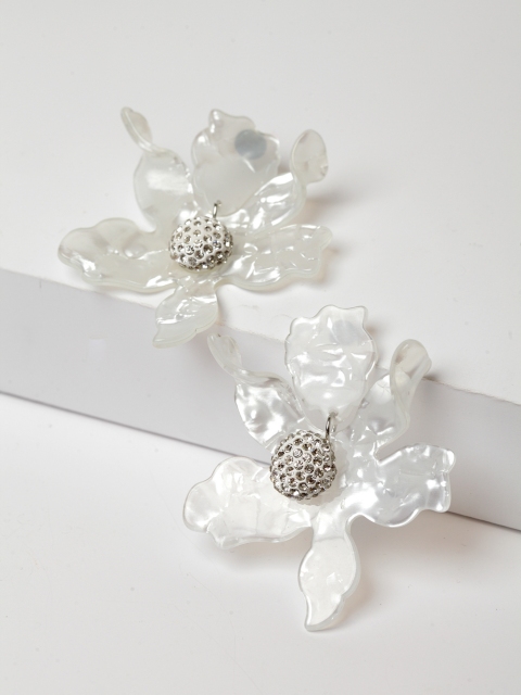 

AVANT-GARDE PARIS White Floral Drop Earrings