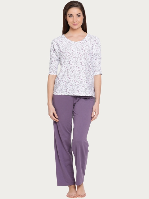 

Clovia Women Purple Printed Night suit LS0386P12XL
