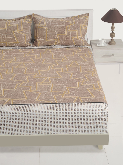SWAYAM Brown & White Geometric Flat 144 TC Cotton 1 King Bedsheet with 2 Pillow Covers