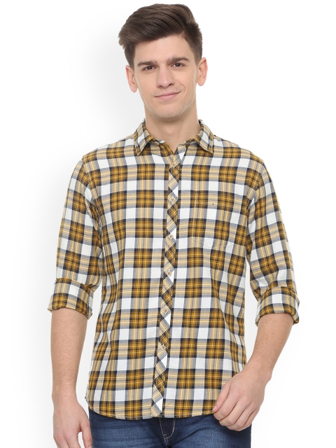 

People Men Yellow & White Regular Fit Checked Casual Shirt
