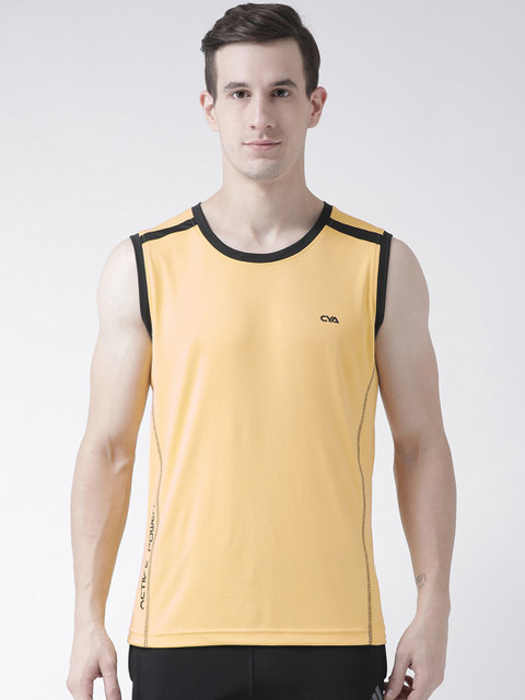

Club York Men Yellow Solid Round Neck T-shirt