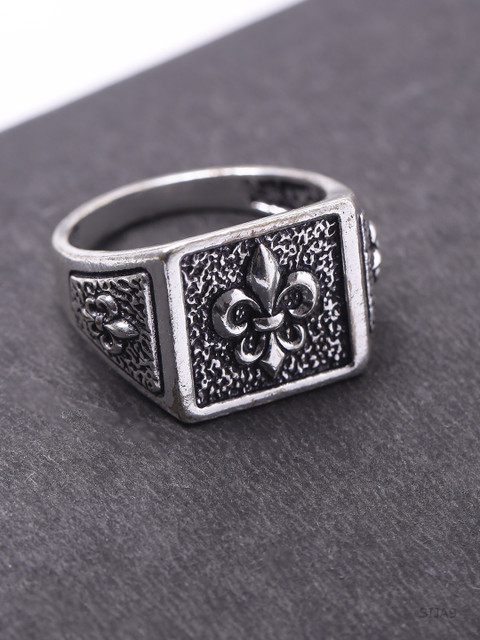 

Dare by Voylla Men Silver-Toned Engraved Oxidised Finger Ring