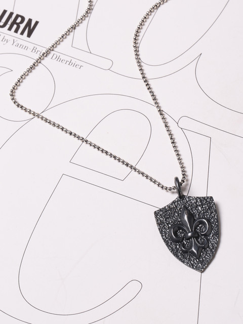 

Dare by Voylla Men Black Engraved Oxidised Pendant with Chain