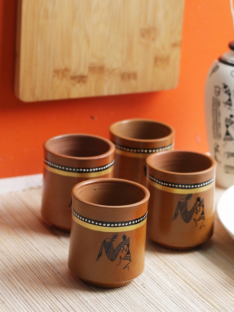 

VarEesha Brown 4-Pieces Printed Terracotta Tumblers Set