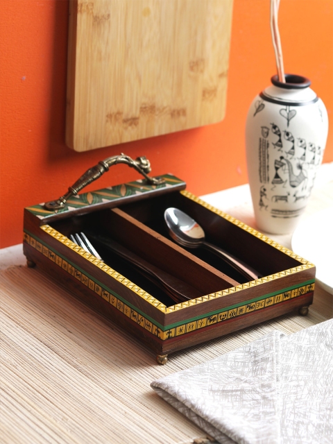 

VarEesha Brown Printed Wood Set