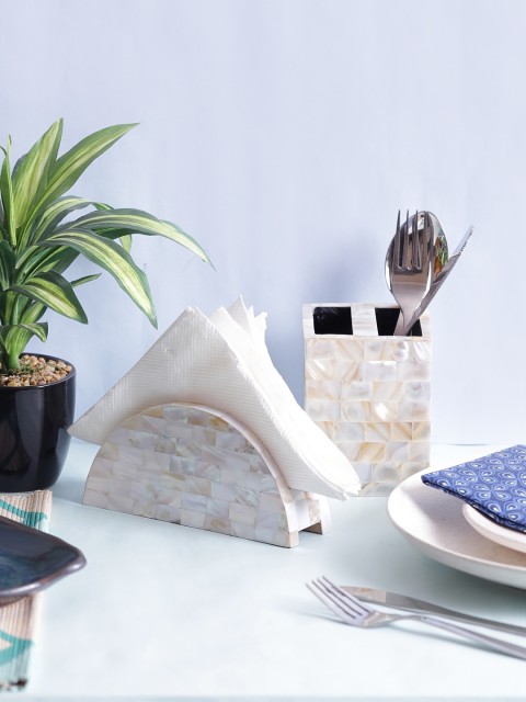 

VarEesha Off-White 2-Pieces Printed Sea Shells Tissue & Cutlery Holder Set