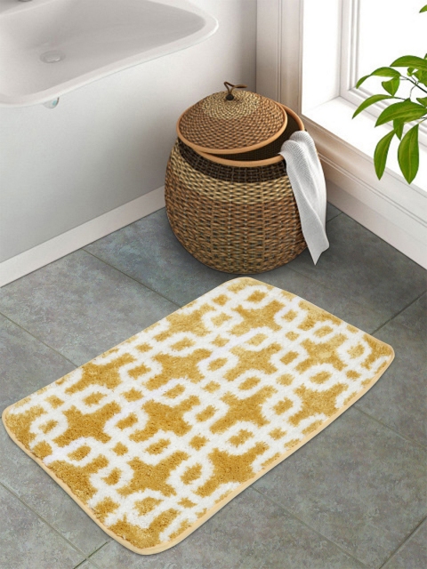 

STELLAR HOME Yellow & White Geometric Rectangular Floor Mat
