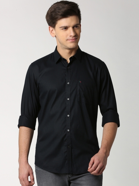 

Peter England Casuals Men Black Slim Fit Solid Casual Shirt